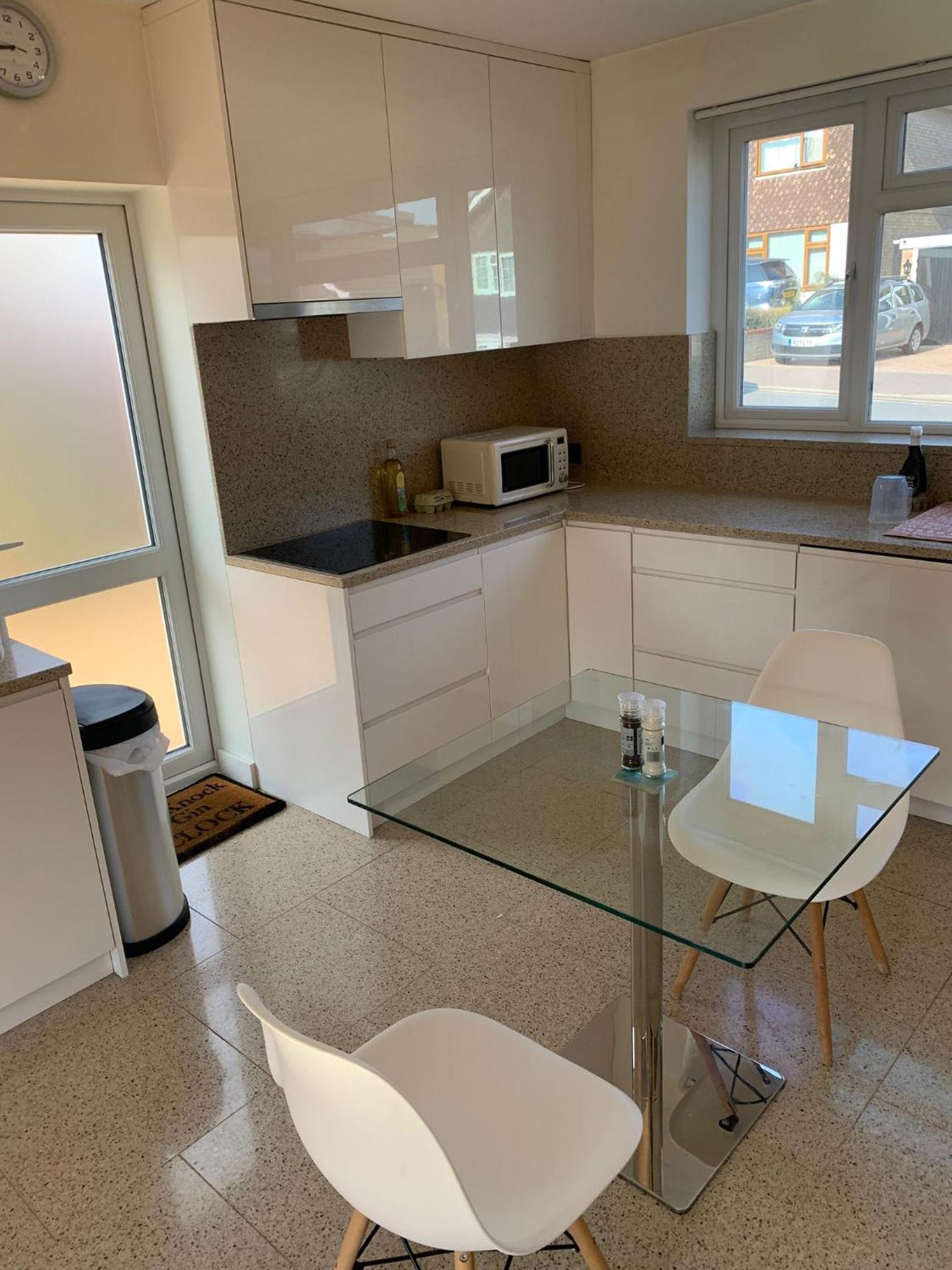 Guest house Beaconsfield House, Modern, Recently Refurbished, Self Check-in, Free Parking And Near Luton Airport