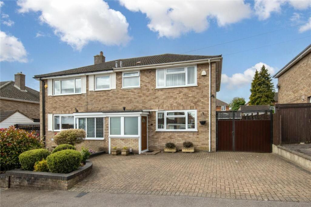 Beaconsfield House, Modern, Recently Refurbished, Self Check-in, Free Parking And Near Luton Airport * Luton (Bedfordshire)