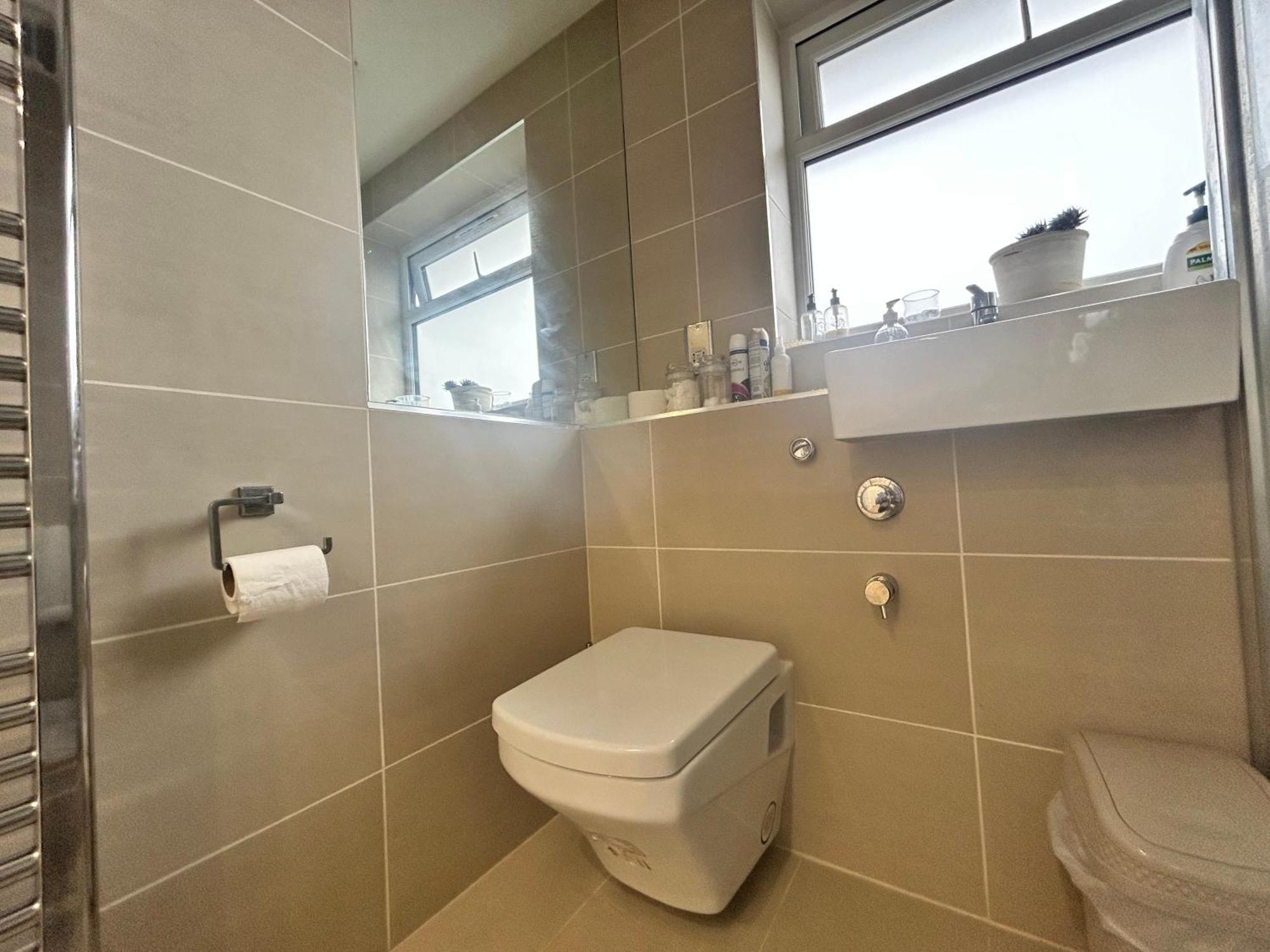 Beaconsfield House, Modern, Recently Refurbished, Self Check-in, Free Parking And Near Luton Airport Guest house