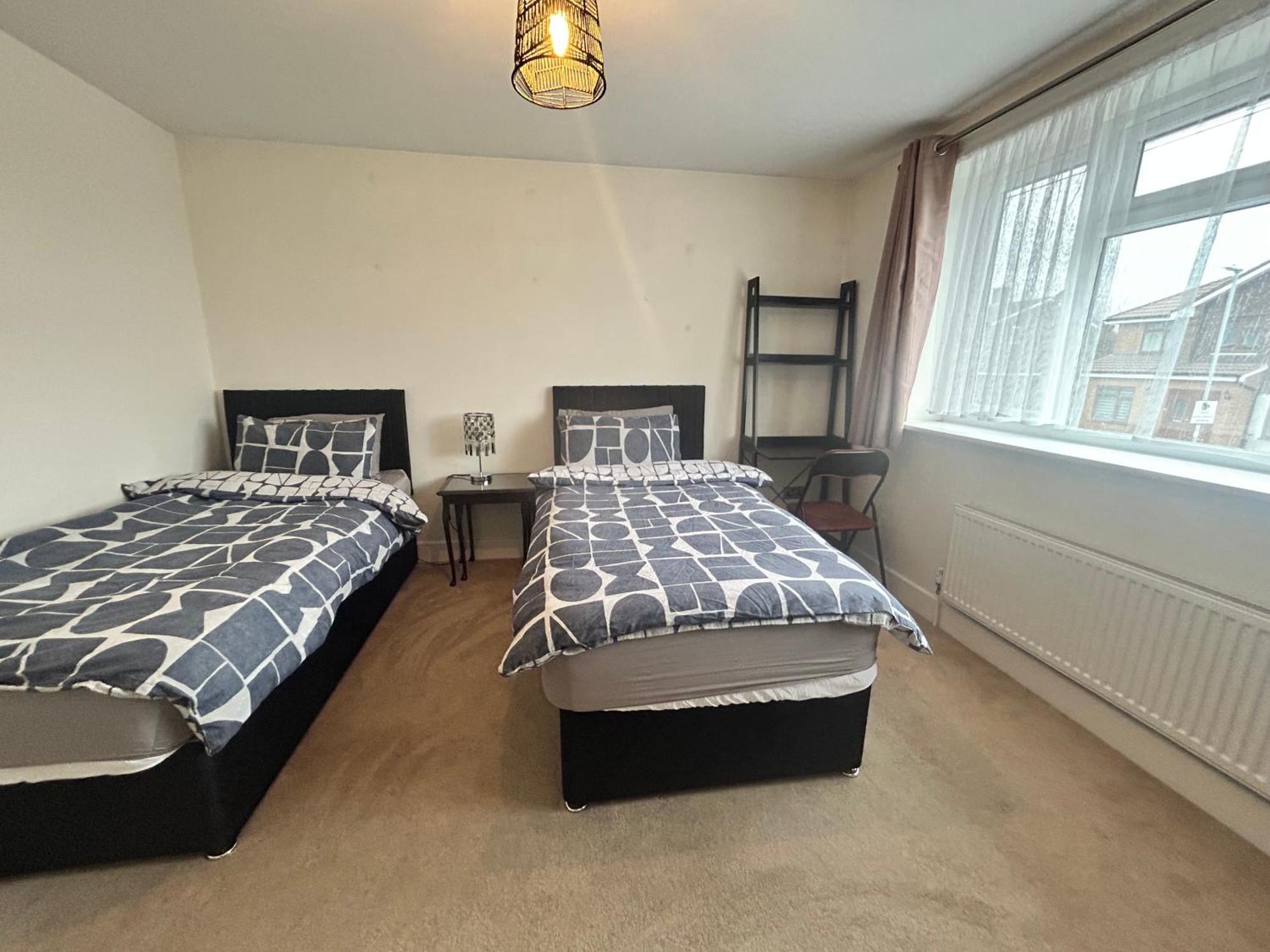 Guest house Beaconsfield House, Modern, Recently Refurbished, Self Check-in, Free Parking And Near Luton Airport Luton (Bedfordshire)