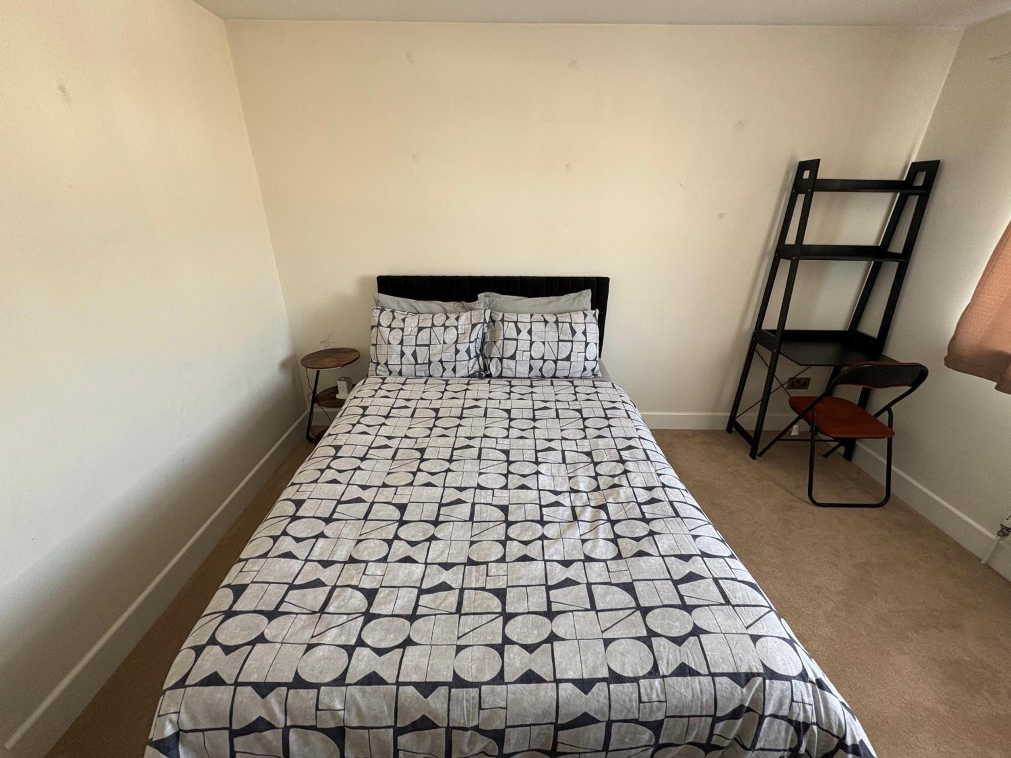 Beaconsfield House, Modern, Recently Refurbished, Self Check-in, Free Parking And Near Luton Airport